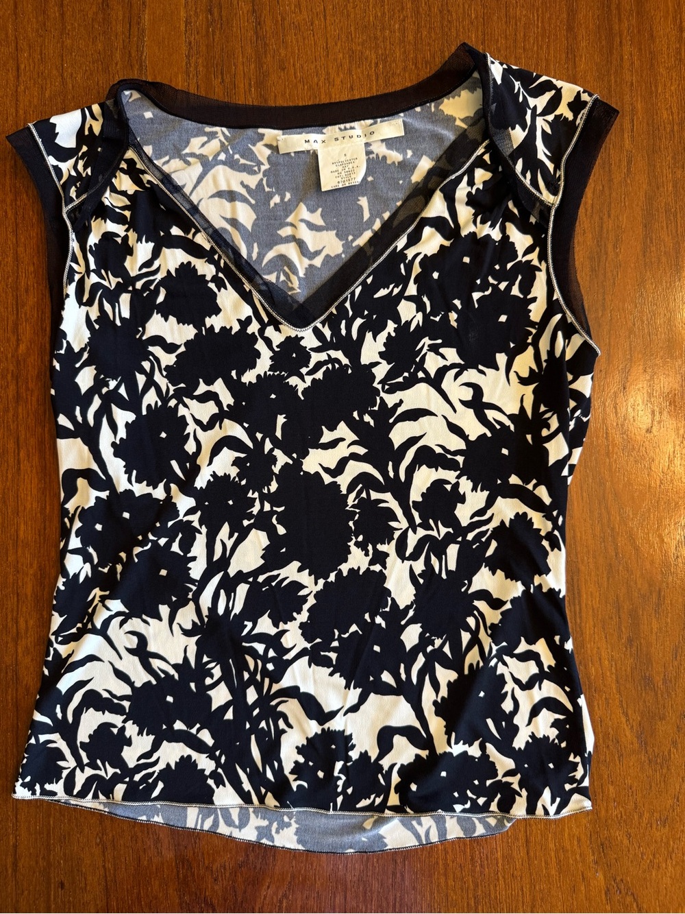 Max Studio Black & Cream Floral V-Neck Cap Sleeve Top